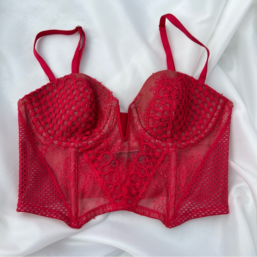 Victoria’s Secret red dainty bra size 32C